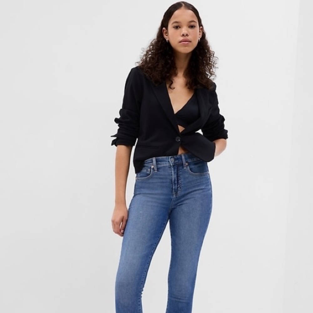 NWT GAP Denim High Rise True Skinny Jean. Size 16/33P